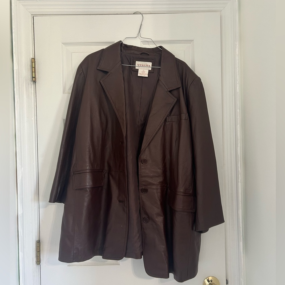 *FREE SHIPPING* Venezia Genuine Leather Jacket
